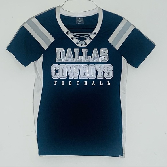 Dallas Cowboys Women’s Bling Football Tee SZ XS - Picture 1 of 5
